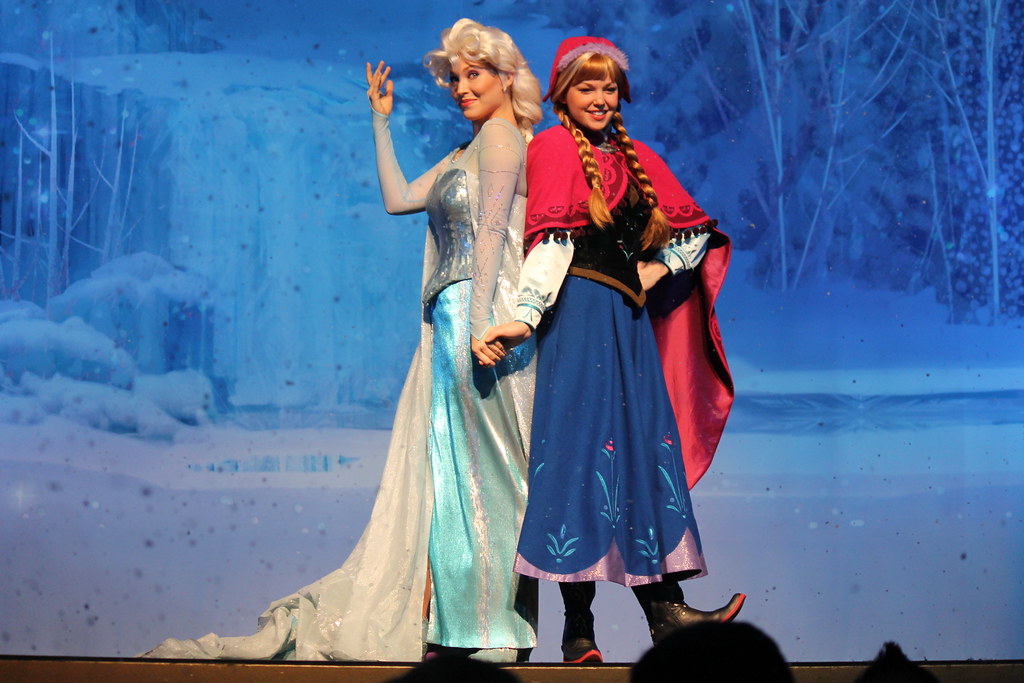 Frozen the musical: Who plays Elsa?